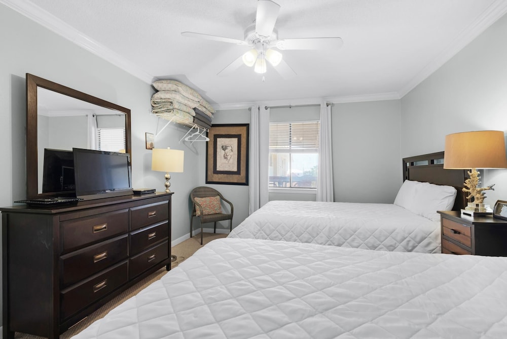 Sunset Harbor Palms 2-301 view 4