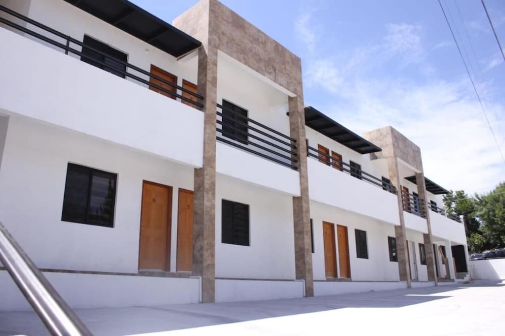 Del Rio Vacations - CMG Suites - Property Image 1