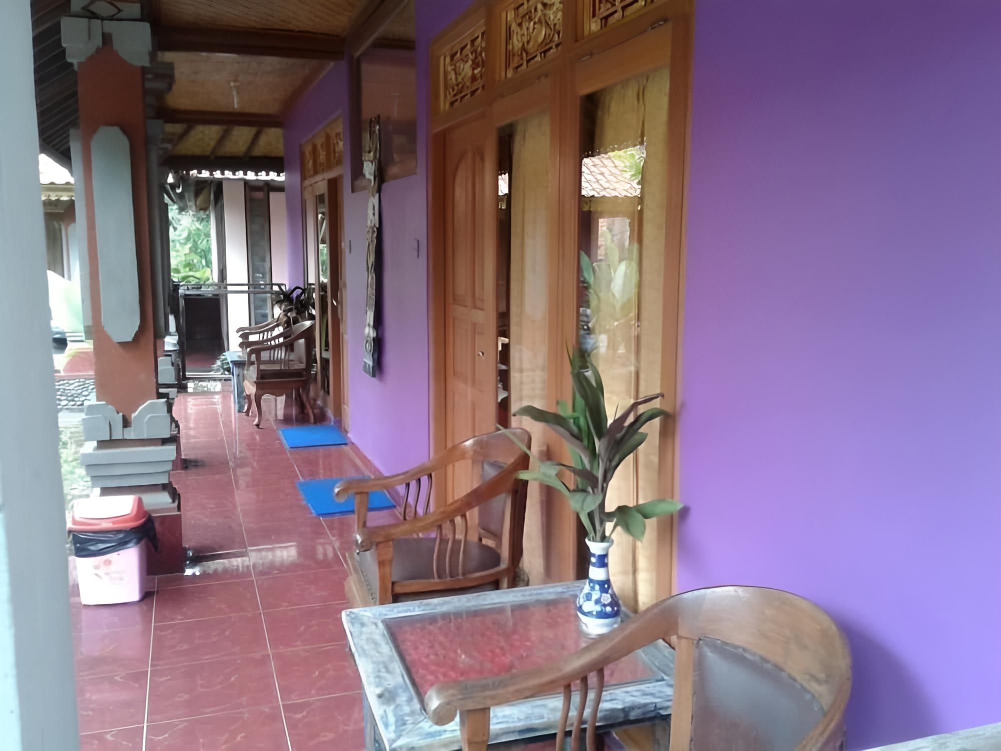 Rona Accomodation