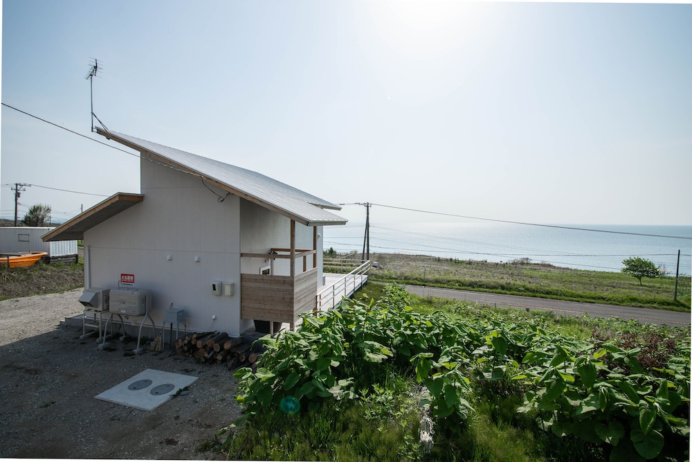 SUNNY SIDE HOUSE view 3