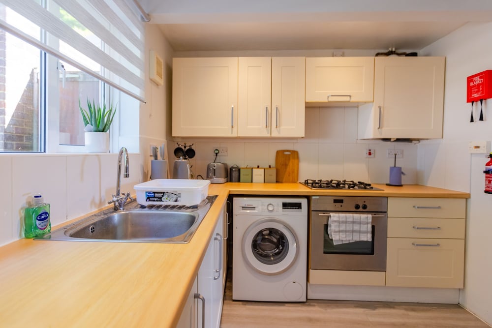 Winchester Retreat With 4 Bedrooms