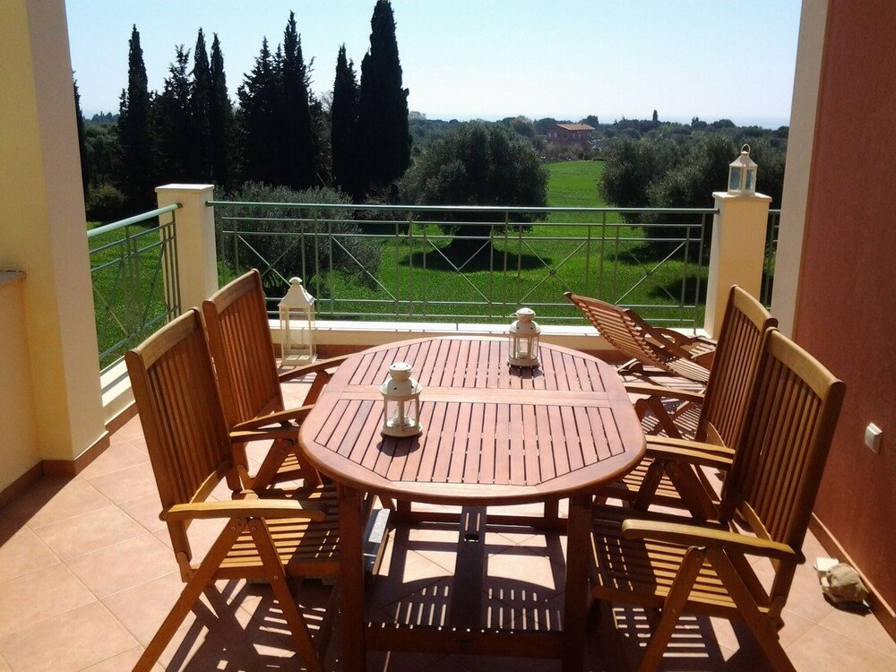 Villa Elaionas 1