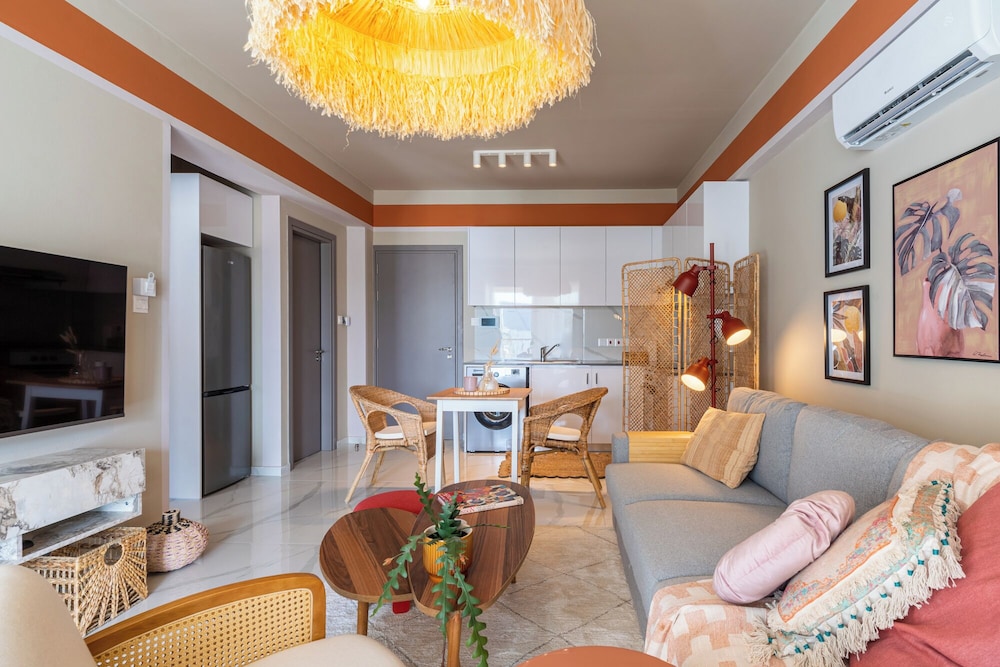 Sundrop 1-Bedroom Apartment in Larnaca