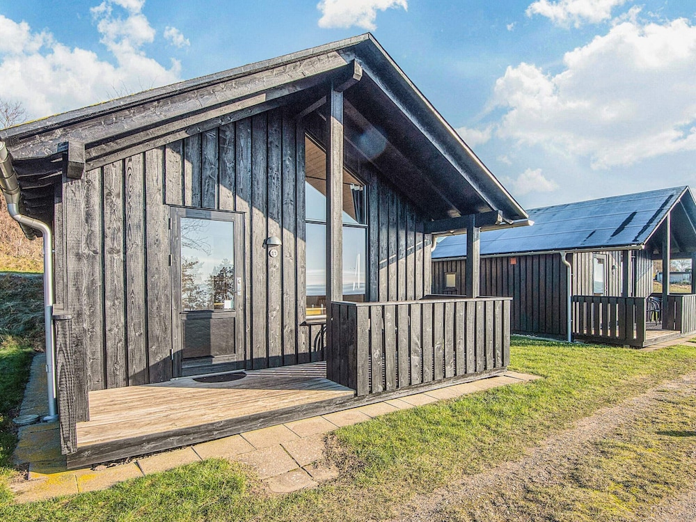 5 Person Holiday Park Home in Ronde