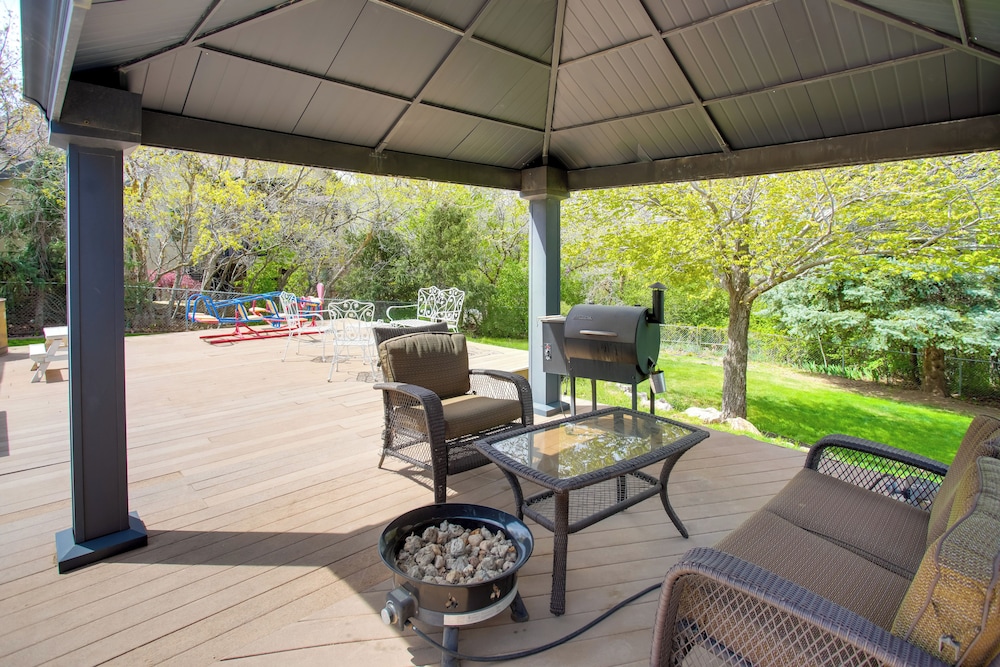Hike, Golf, Ski & More: Family Home in South Weber