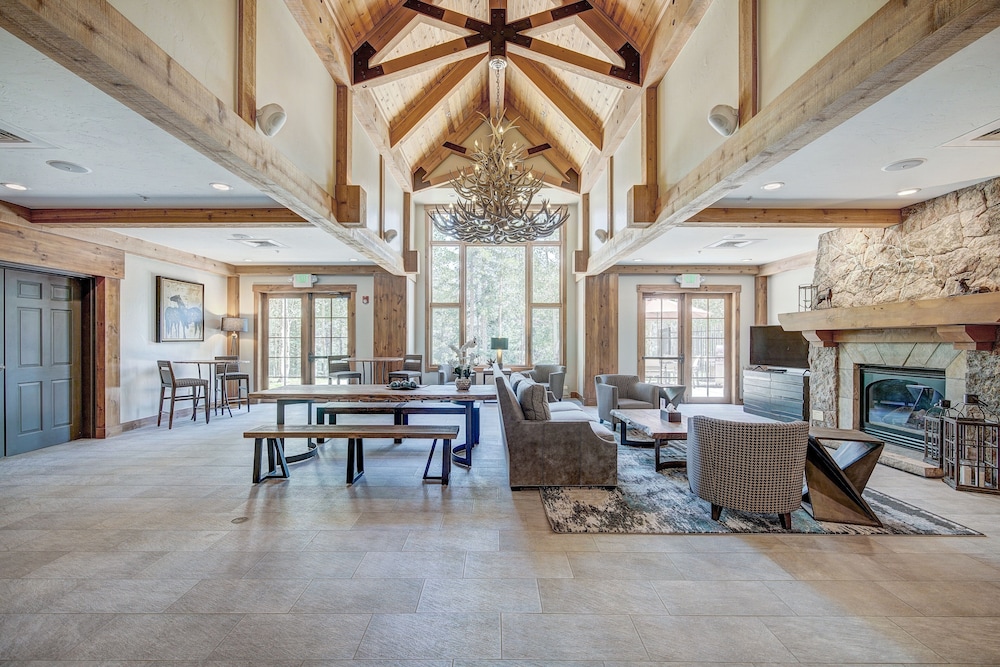 Beautifully Updated Mountain Chic Condo 1 Bedroom Condo