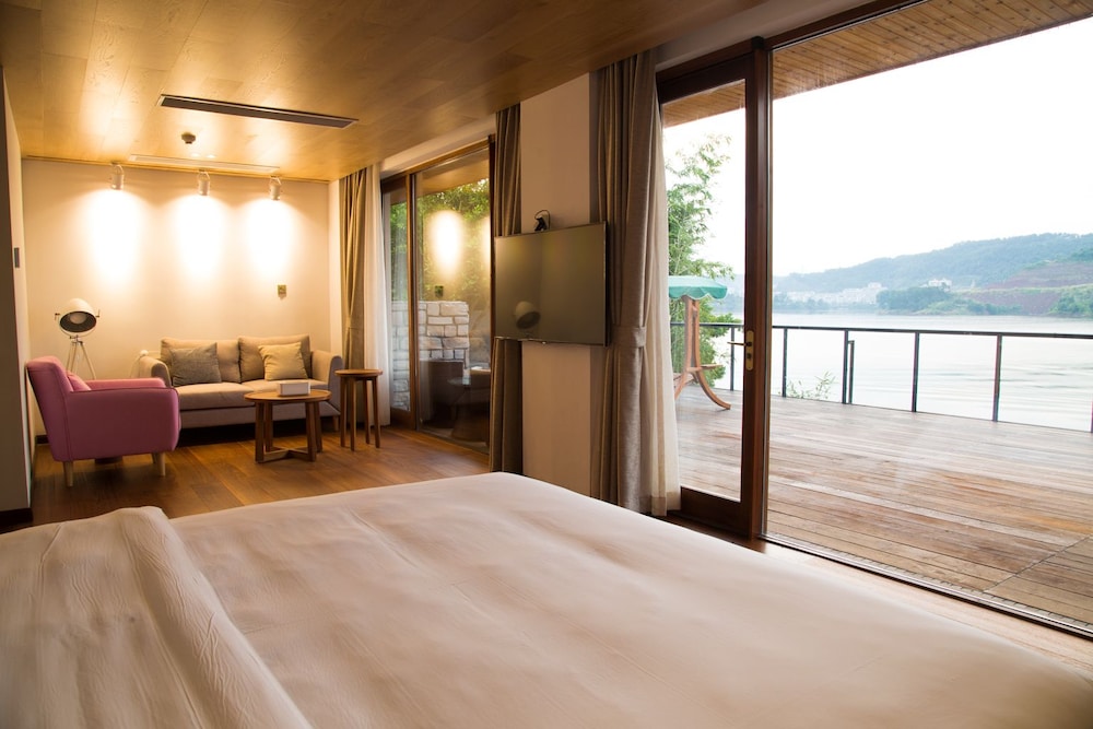 Fishman homestay