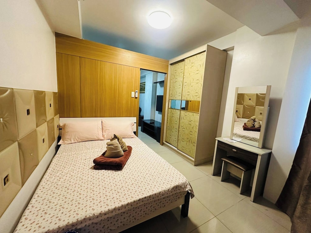 Dainty Pasay City Apartment for Rent - Entire House Front of Mall of Asia