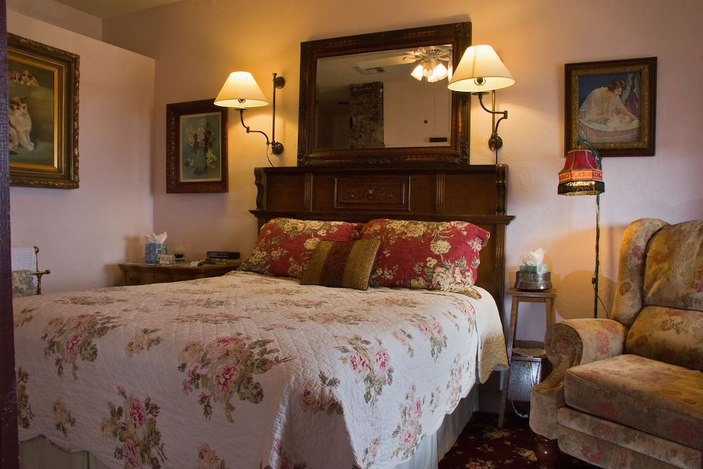 Ghost City Inn