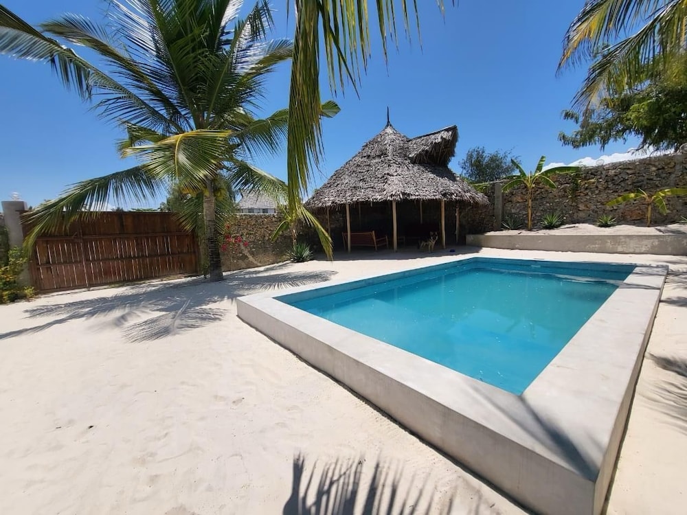 SAND BEACH PALM RESIDENCE view 3