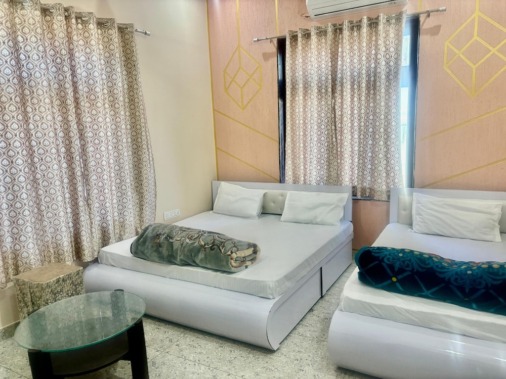 Hotel Rameshwaram Palace