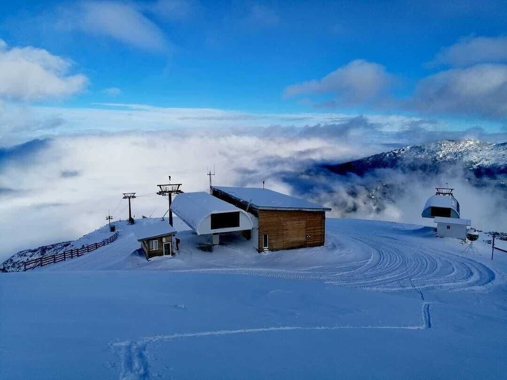 Opersite Morris Bar, Gondola 250m Away,