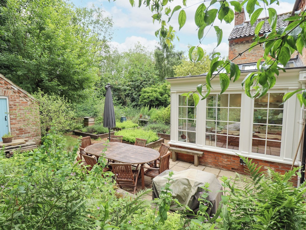 Sunny Cottage