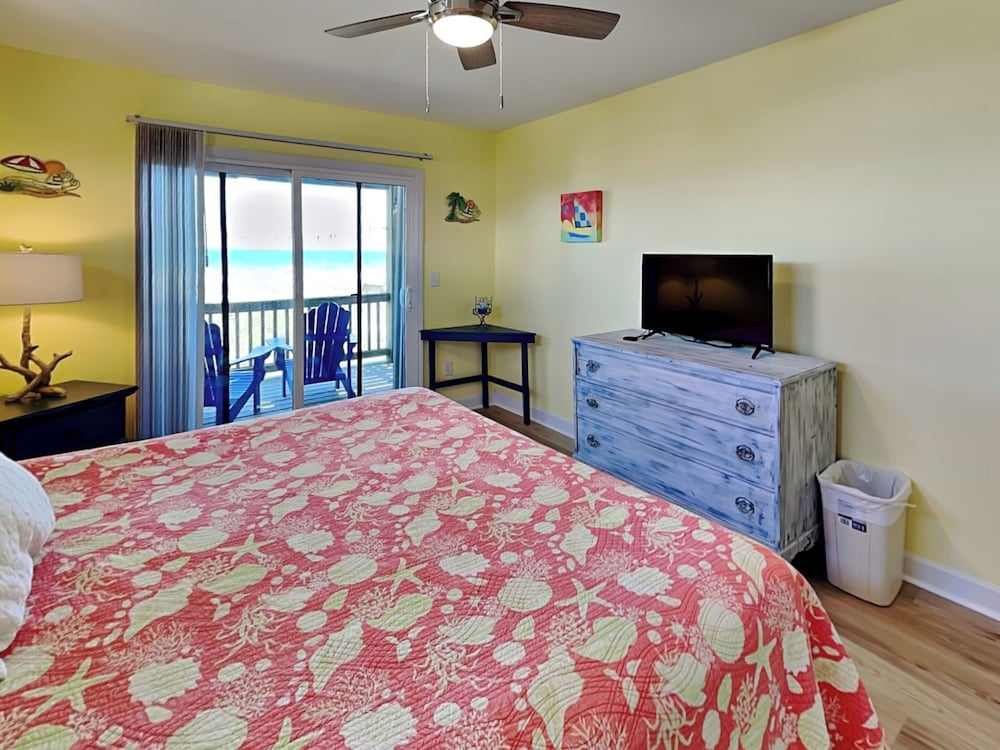 Piccolo Paradiso by Topsail Realty
