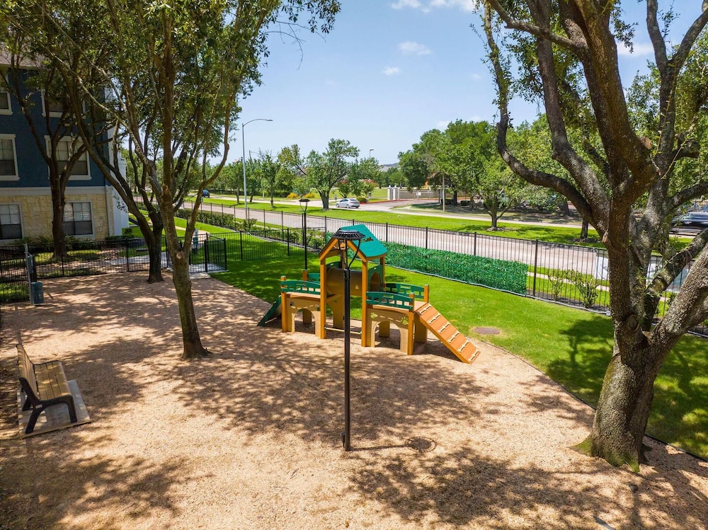 Landing Apartments Houston