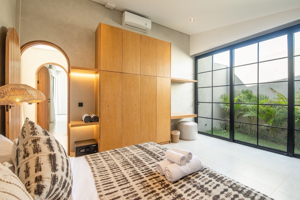 Villa Serai 5br to the Beach