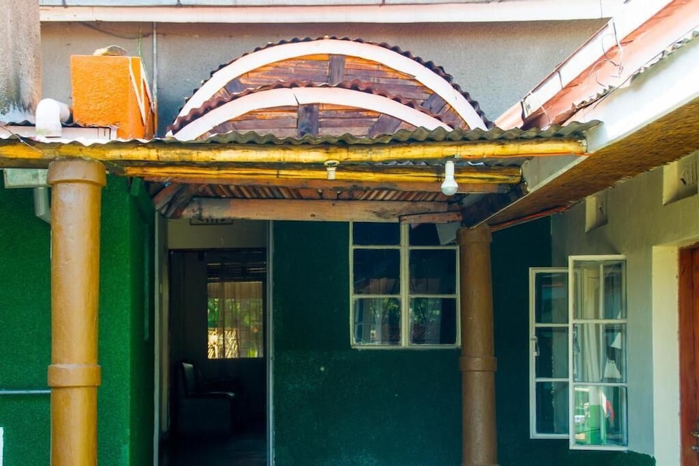 Sabinyo Guest House