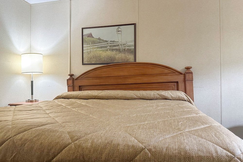 Louisville Inn By Oyo Louisville Municipal Airport