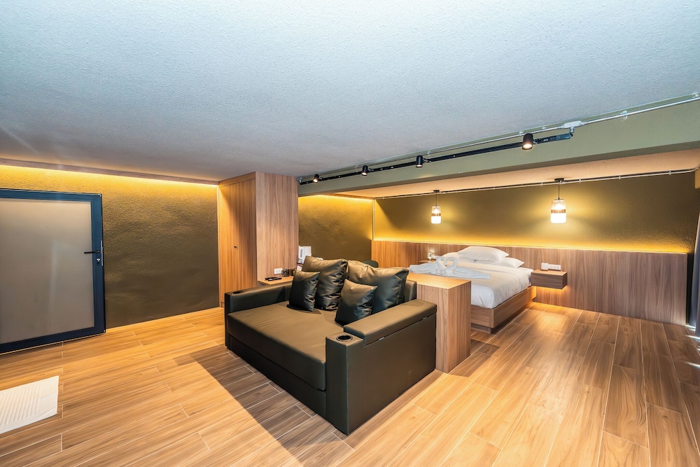 Merbrisa Rayong - Ao khai beachfront