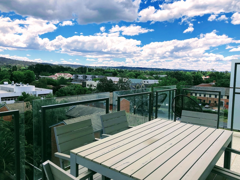 Staying Places - The Avenue view 5
