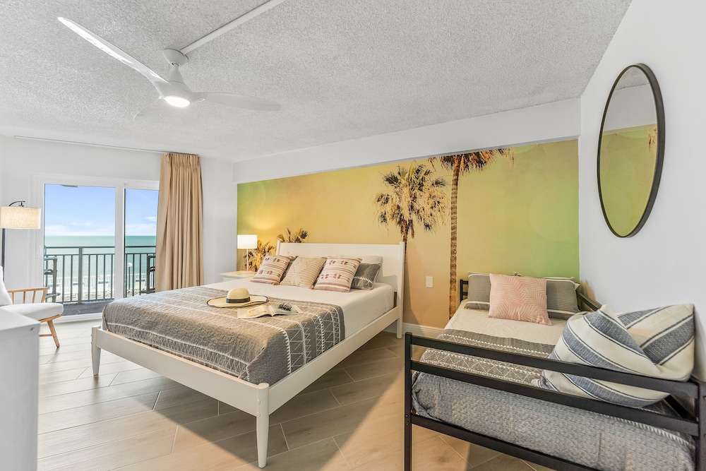 Paradise Beach Club by Happy Palm Stays