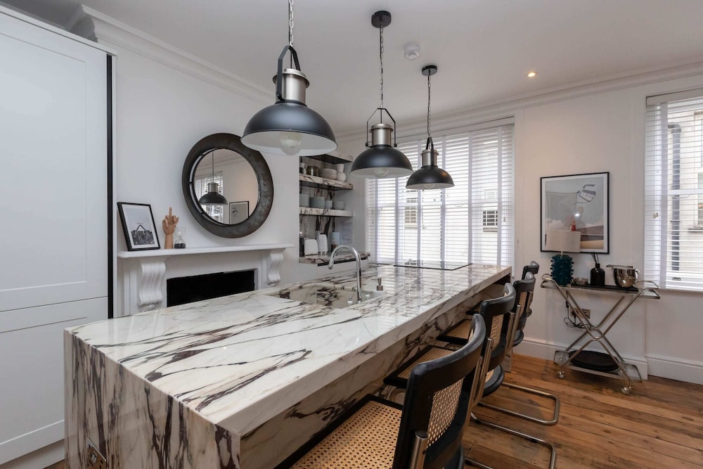 Stylish 2 Bedroom Apartment Near Oxford Street