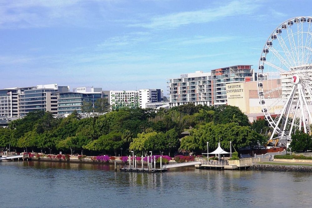 Fortitude Valley 2bed Parking Pool Showground Qfv010 view 5