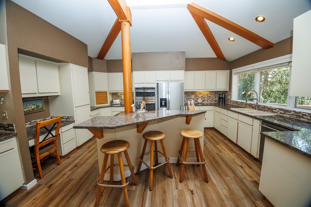 Tan Oak 15 4 Bedroom Home