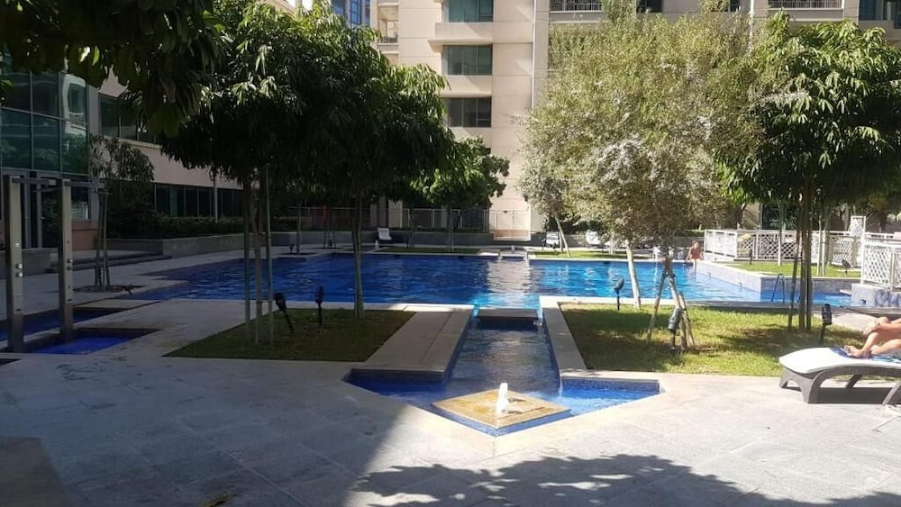 Durrani Homes - Designer 2BR Apt with stunning Burj Khalifa and Fountain View