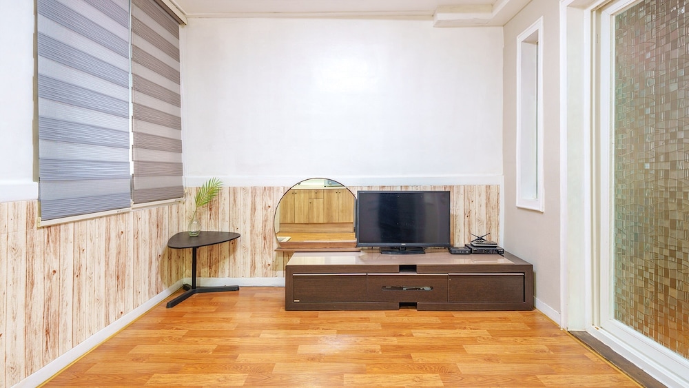 Taean Vintage House Pet-friendly Pension