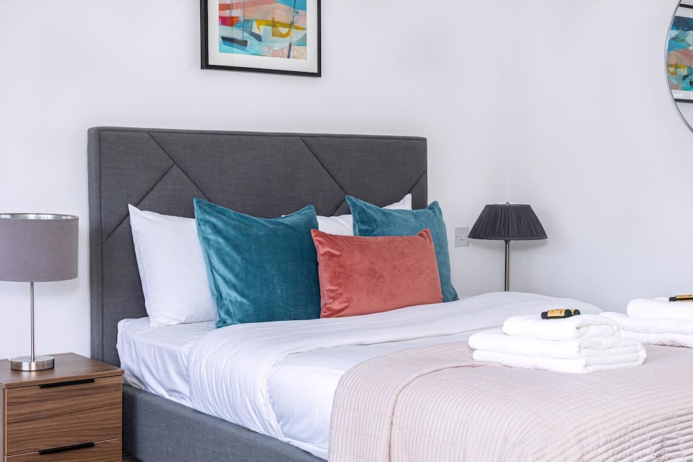 Stylish Three-bed Flat in Marylebone
