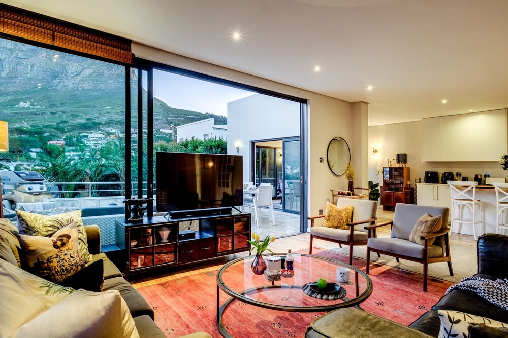 Blissful Central Retreat Montagne Vue view 2