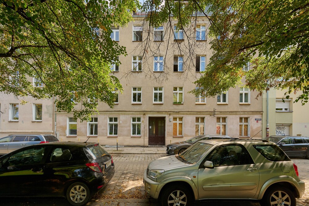 Stylish Wroclaw Apartment by Renters view 4