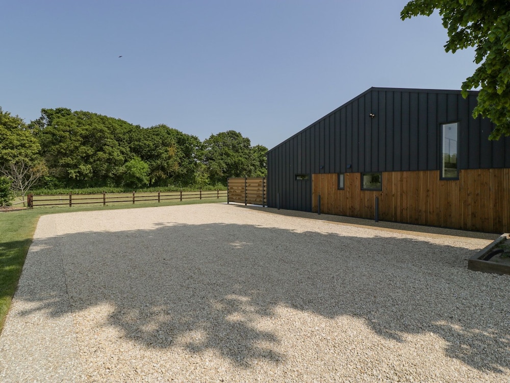 Linden Barn