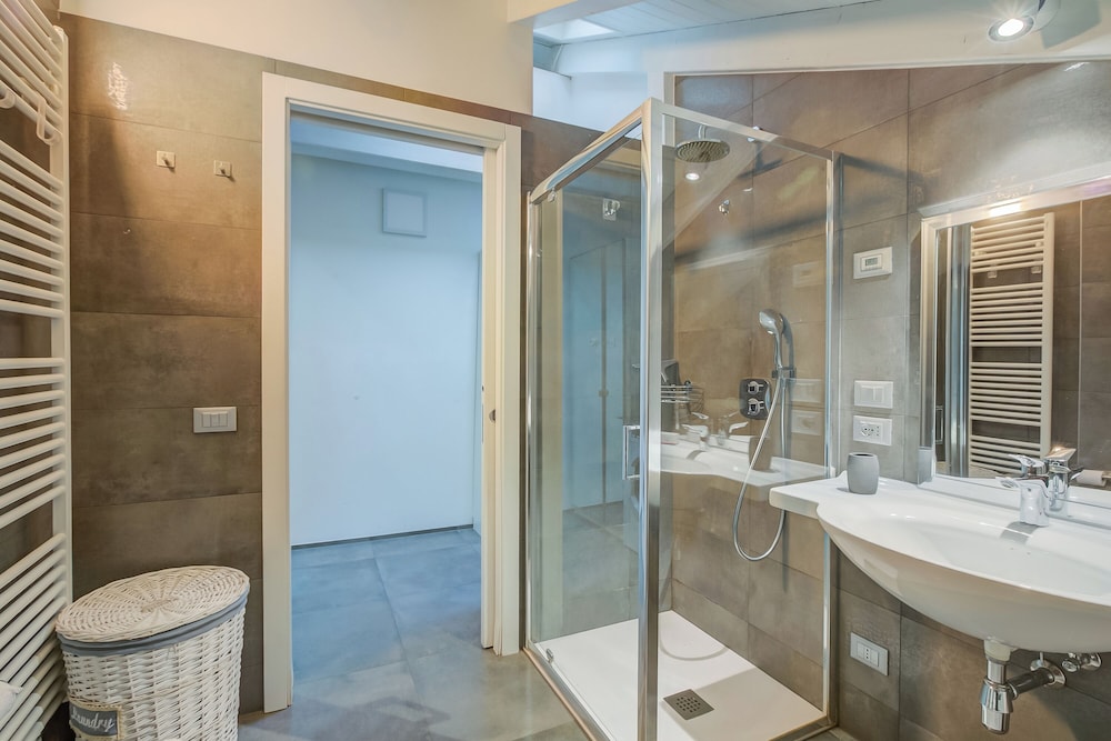 Loft & Jacuzzi photo 2