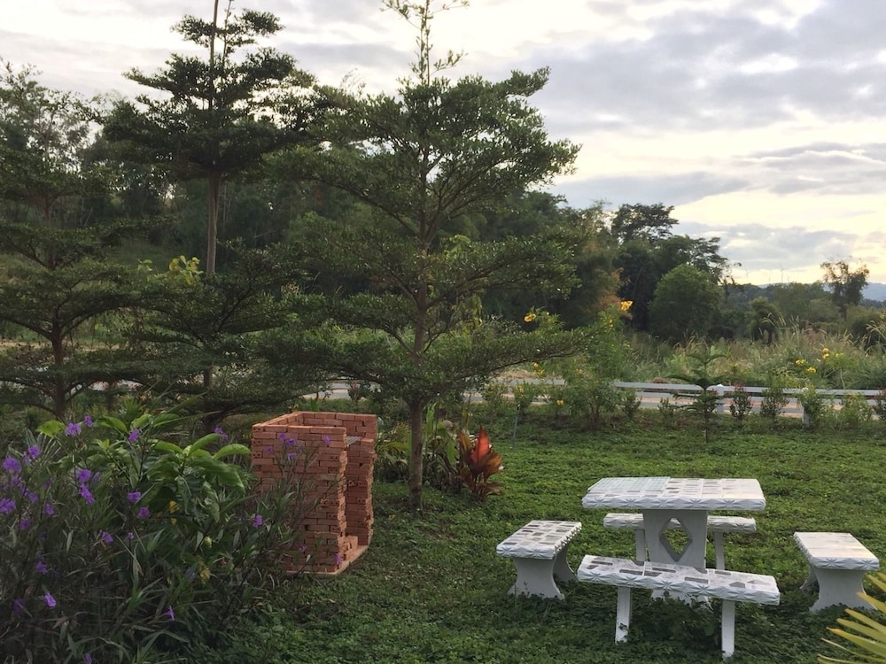 Baan Auemdao Resort