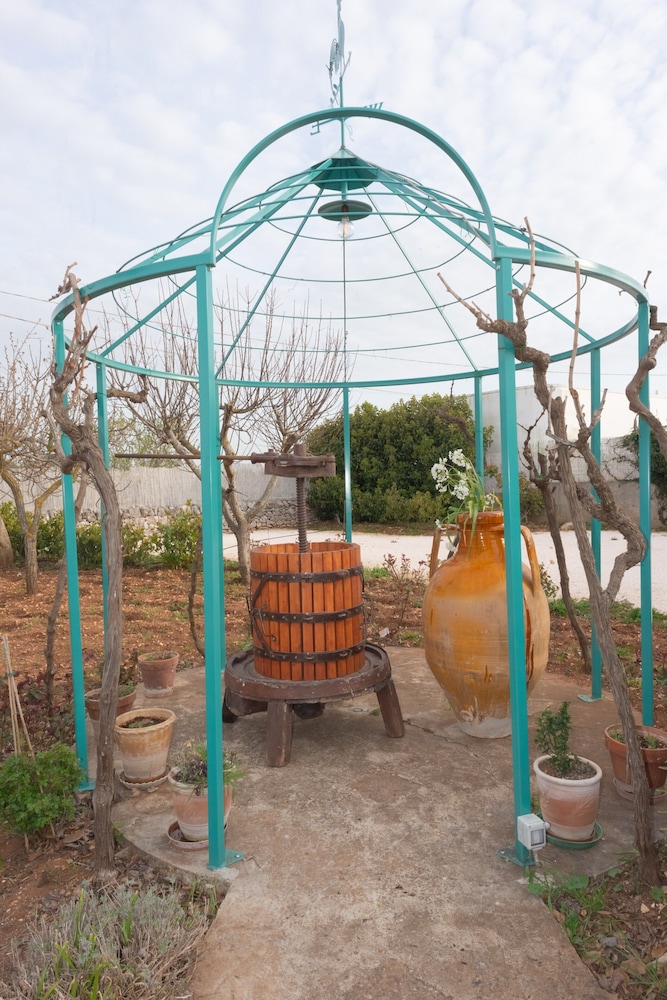 Trulli-style Chalet Near Forest Walks