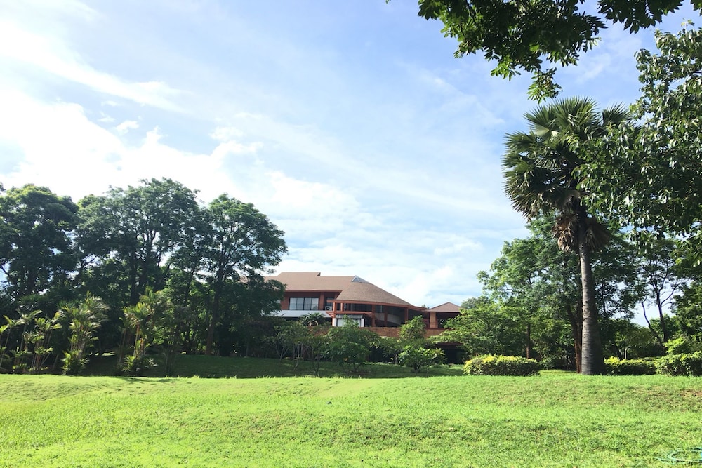 Monlada Khaoyai