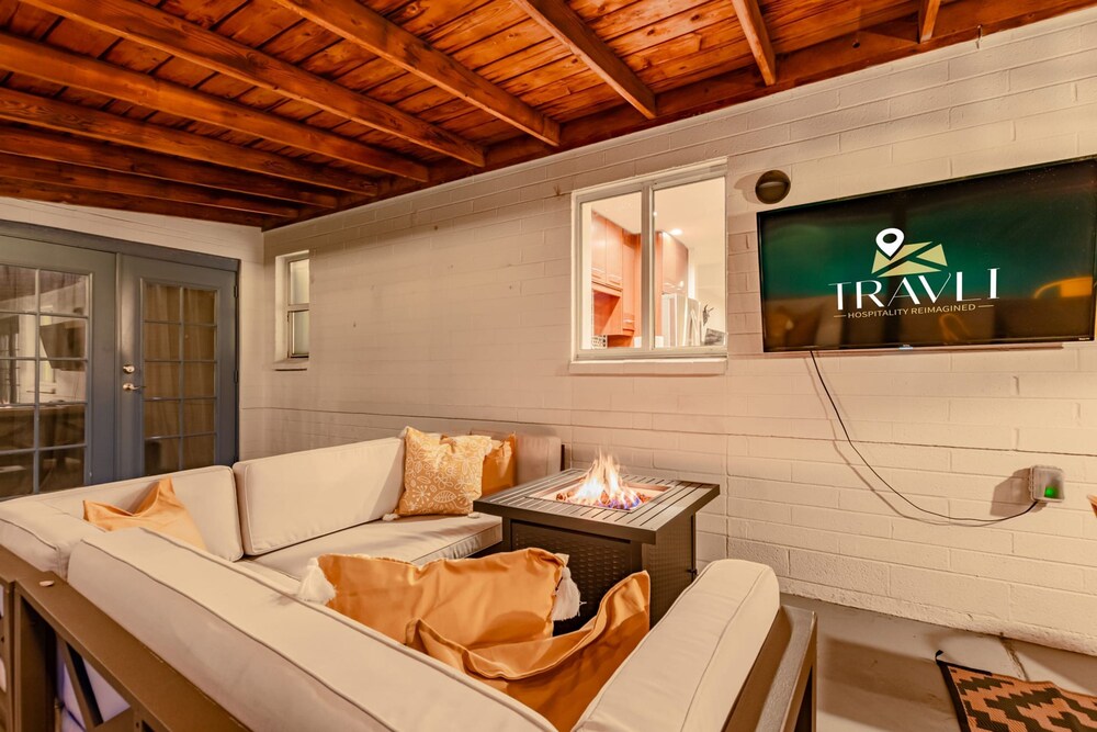 Desert Diamond Oasis Private Pool Bar Games