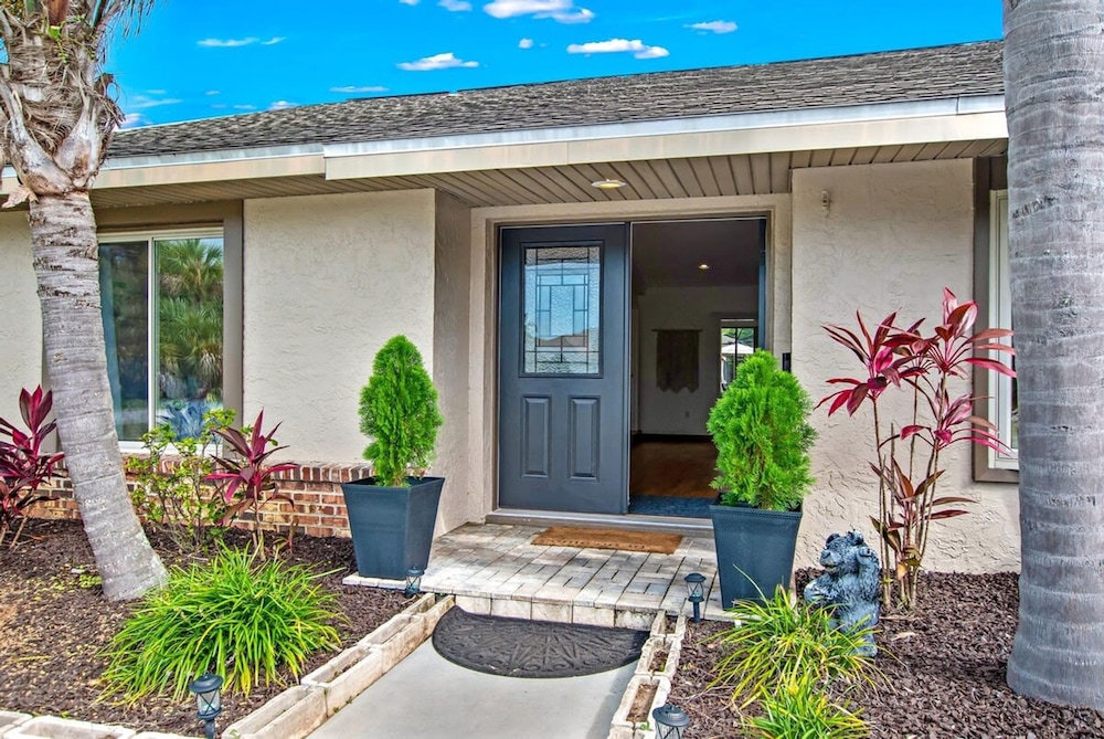 Saltwater Canal Home Heated Pool 3 2 2 Gorgeous Pets Welcome