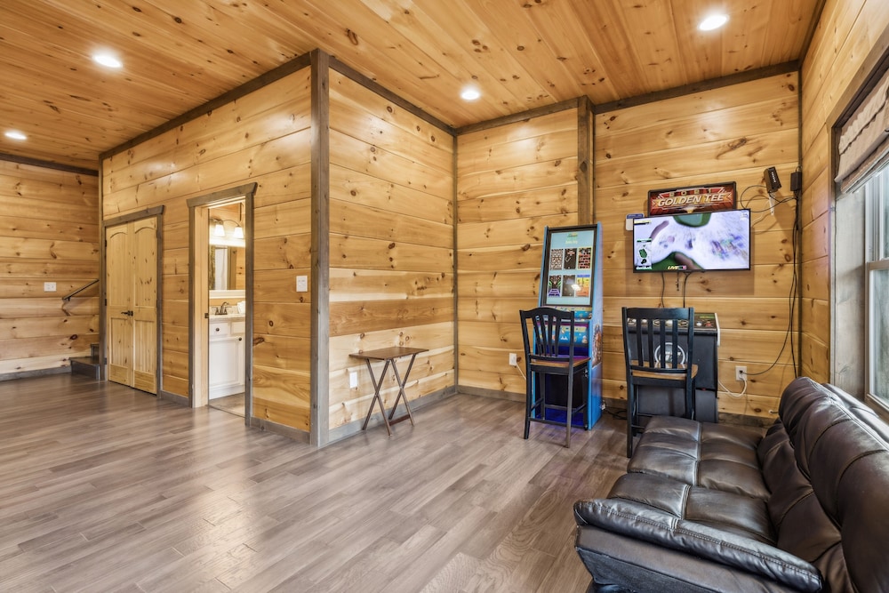 Eden Of The Smokies 5 Bedroom Cabin