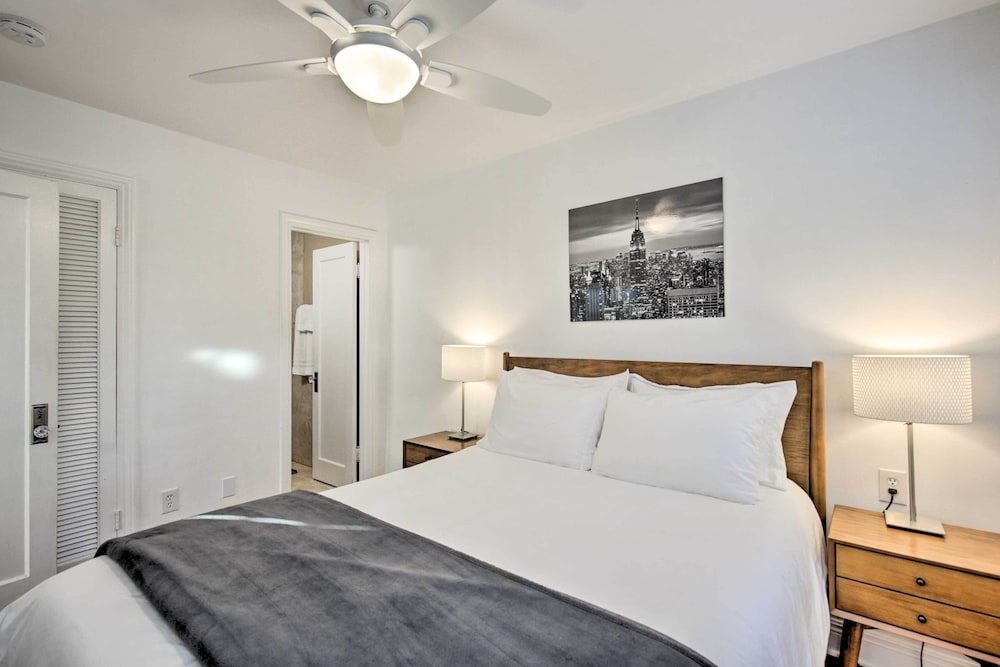 San Diego Apartment ~ 1 Mi to Gaslamp Quarter