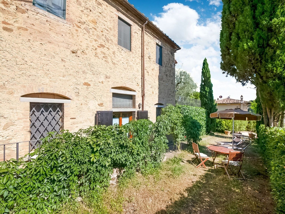 Countryside Cottage With Garden view 4