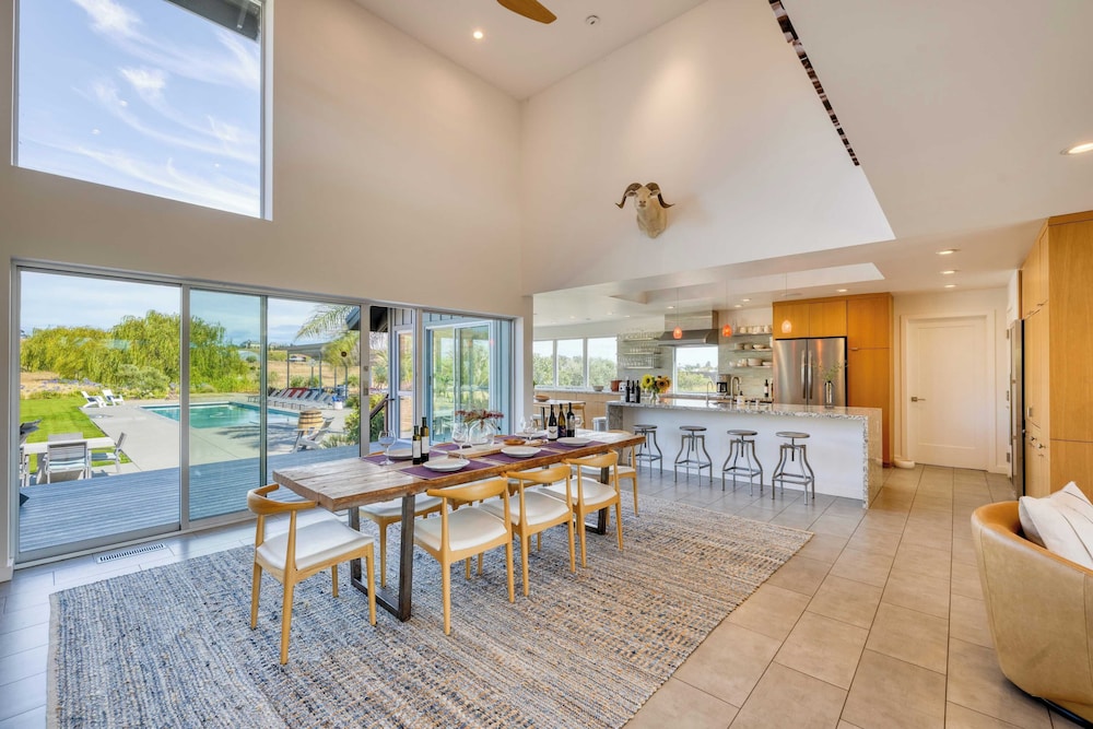 Coplan Vineyards by Avantstay 10-acre Estate w/ Pool, Spa, Bocce & Designer Interiors