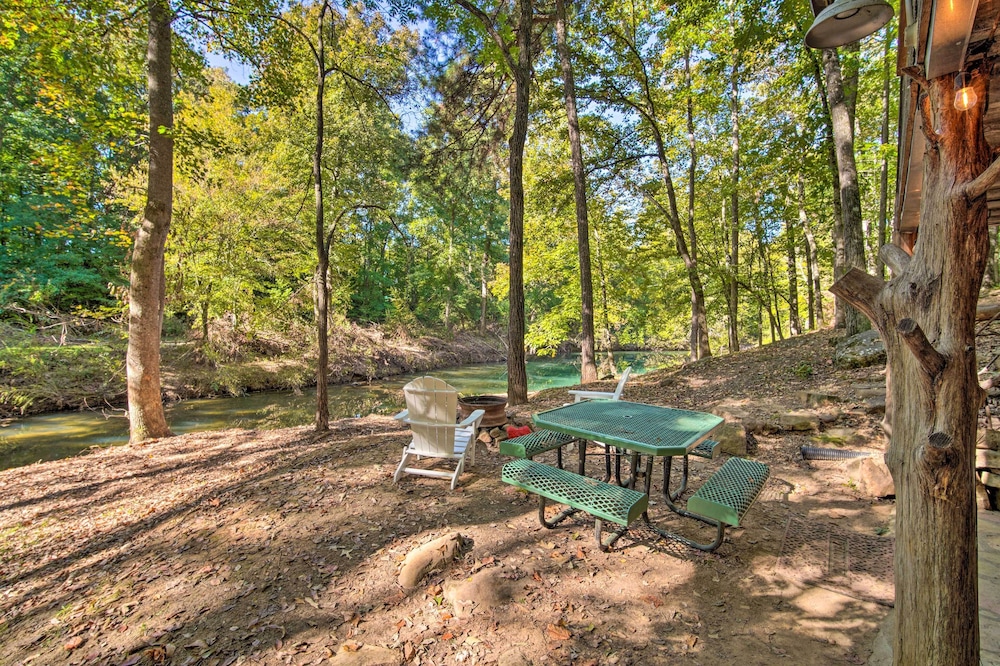 'the Treehouse Cabin' Creekside Home w/ Hot Tub! view 4