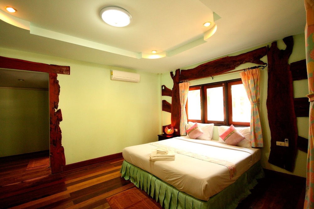 Baan Po Ngam Resort