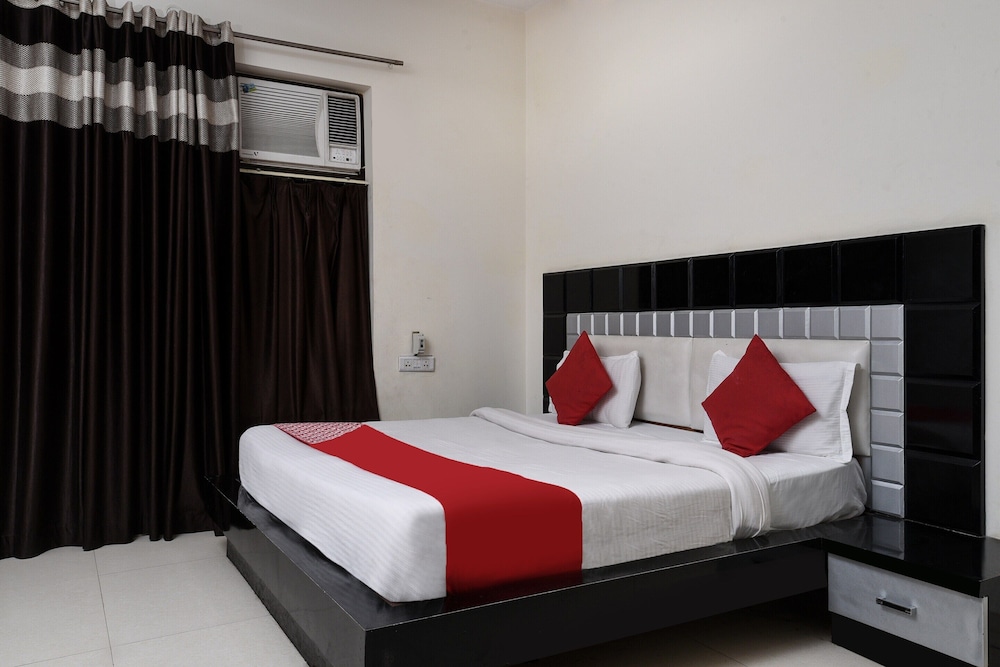 OYO 8500 Hotel Sun Palace Residency