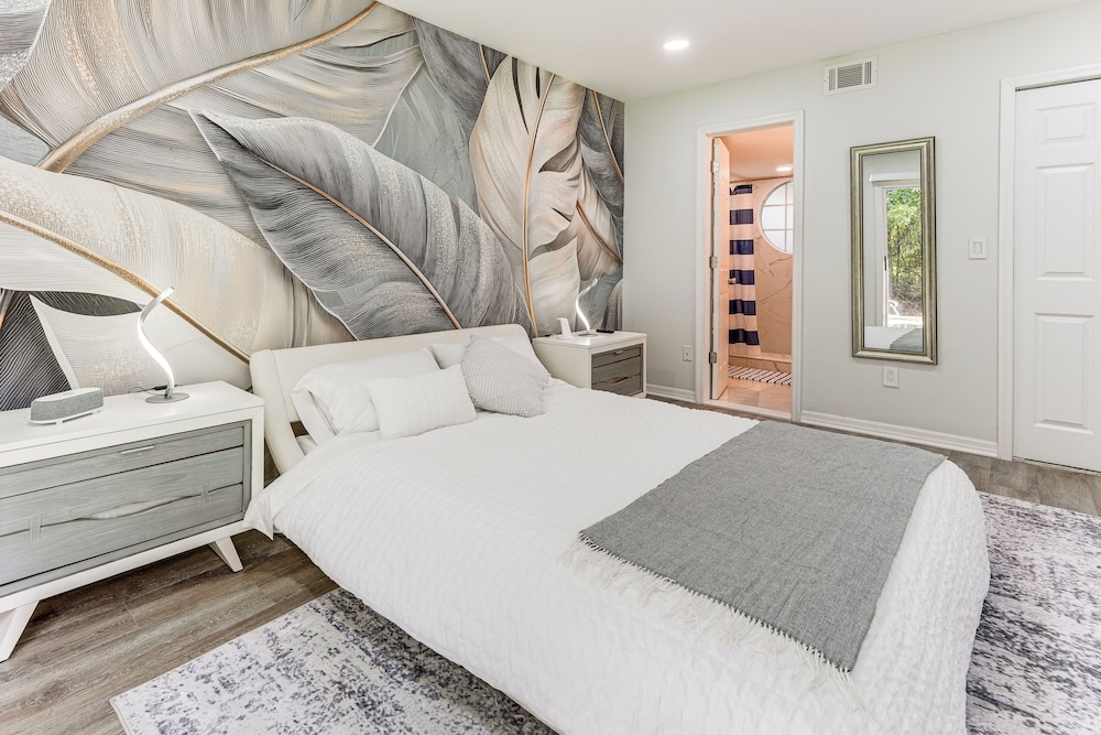 Florida Fun! Family Condo w/ Pool, 8 Mi to WDW