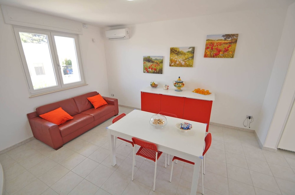 Villa Sacher Sleeps 12 Just 100 Metres From the sea