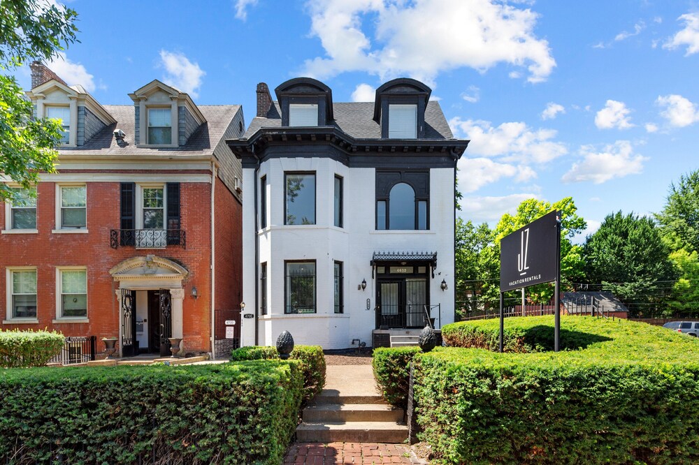 Historic Haven | JZ Vacation Rentals view 4